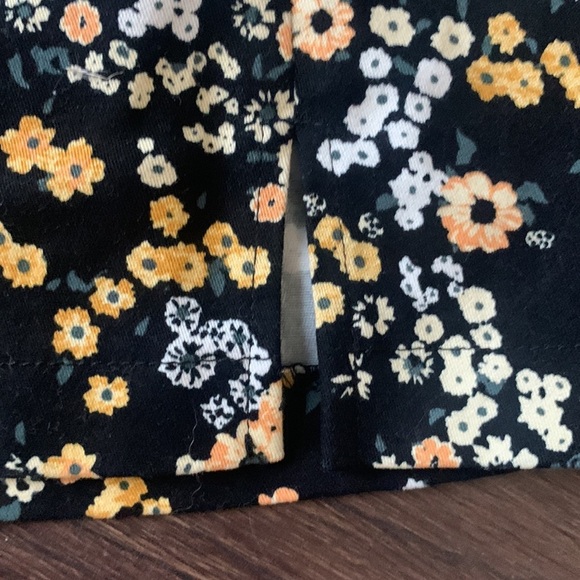 Eyeshadow floral mini skirt size 3 - Picture 2 of 4